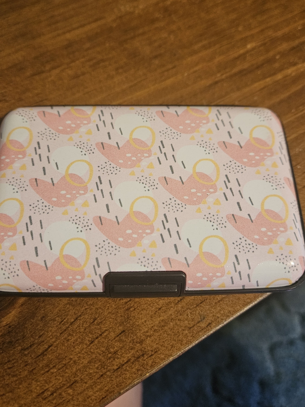 Stylish Pink Patterned Card Holder